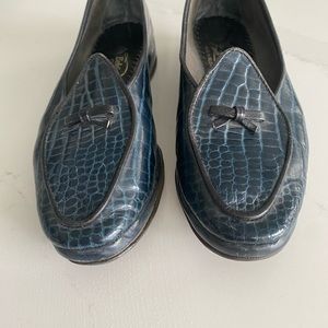 Belgian Shoe NY. Navy croc. Good condition. Size 6